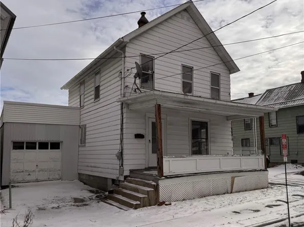 22 Charlotte Ave, Bradford, PA 16701