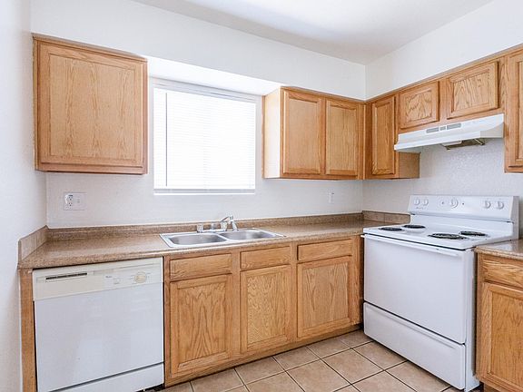 3rd image of 434 W Ivyglen St APT 106