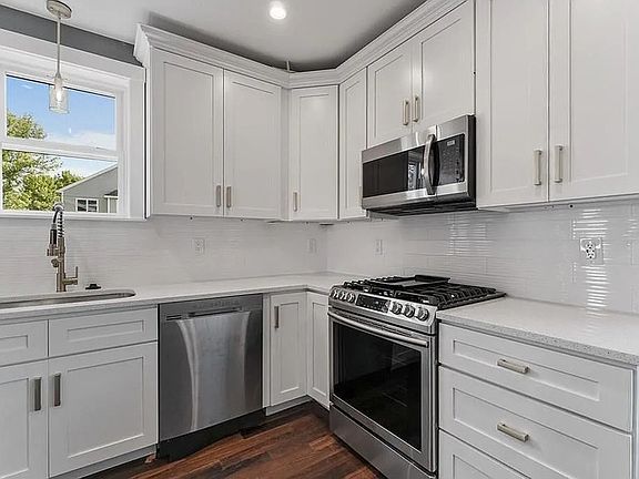 4th image of 19 Harrison St #1