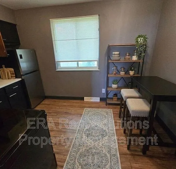 375 S Burgess Ave — Photo 4