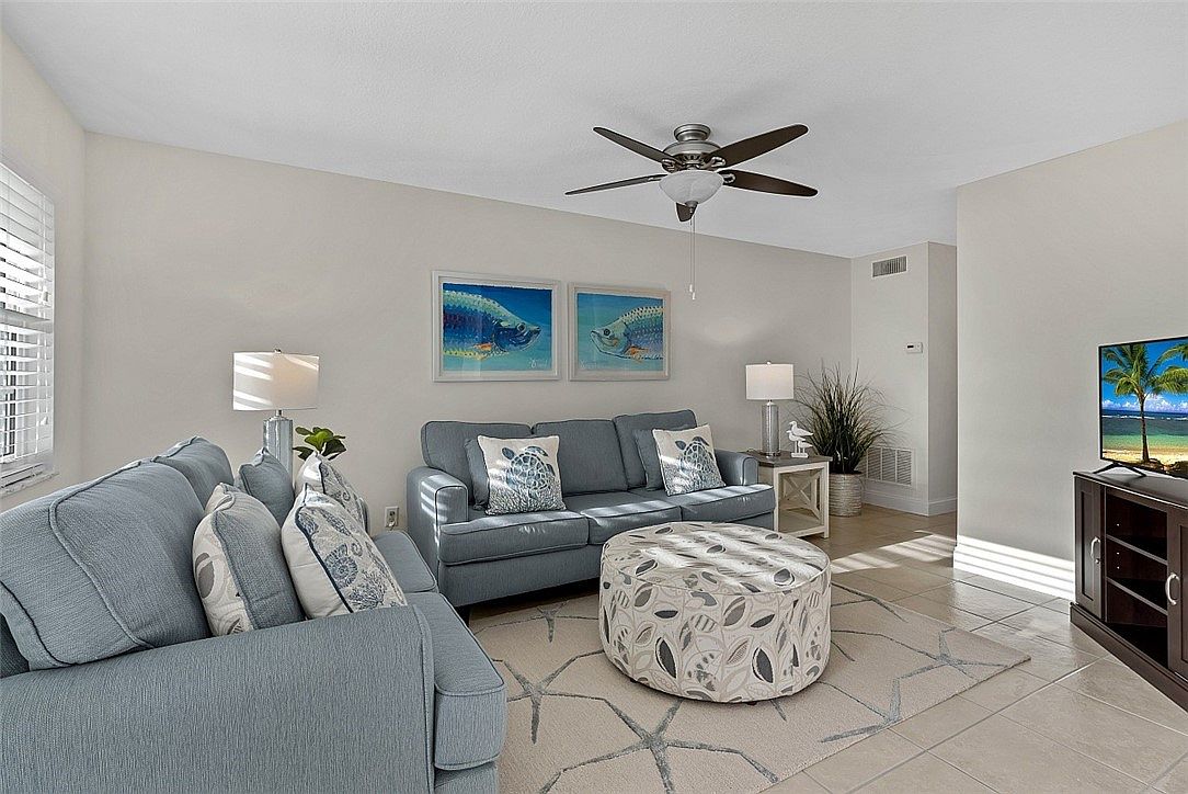 35 Pine Arbor Ln APT 205