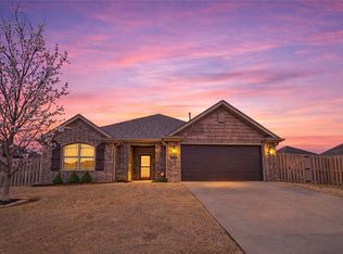 1231 Gardenia St, Centerton, AR 72719