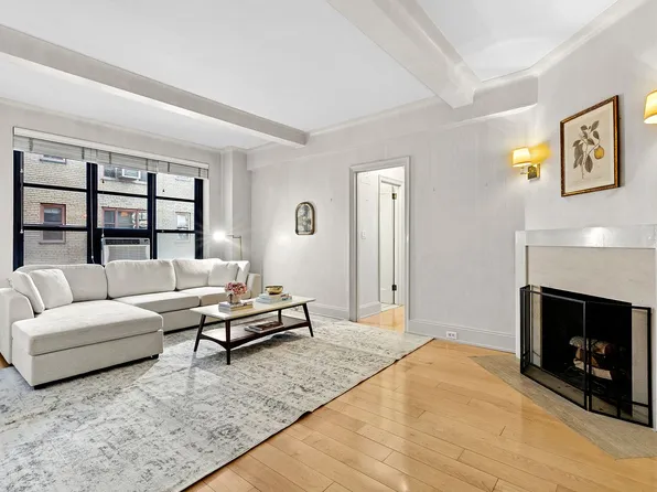 235 East 22nd Street image 2 of 14