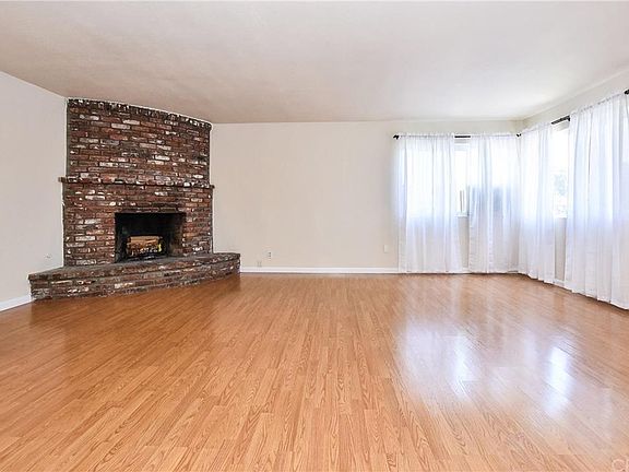 4th image of 14903 Beckner St