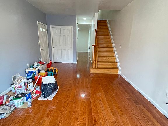 3rd image of 244 Rhine Ave #2