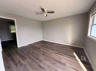 410 Manor Dr #C1, Lawrenceburg, TN 38464