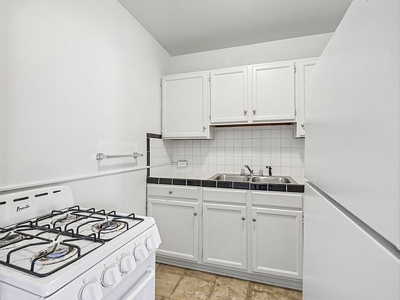 4th image of 1264 N Grant St APT 101