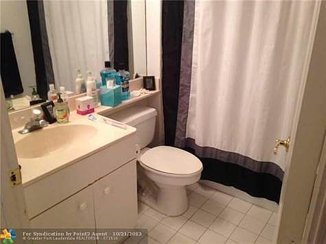 3rd image of 3047 La Mirage Dr