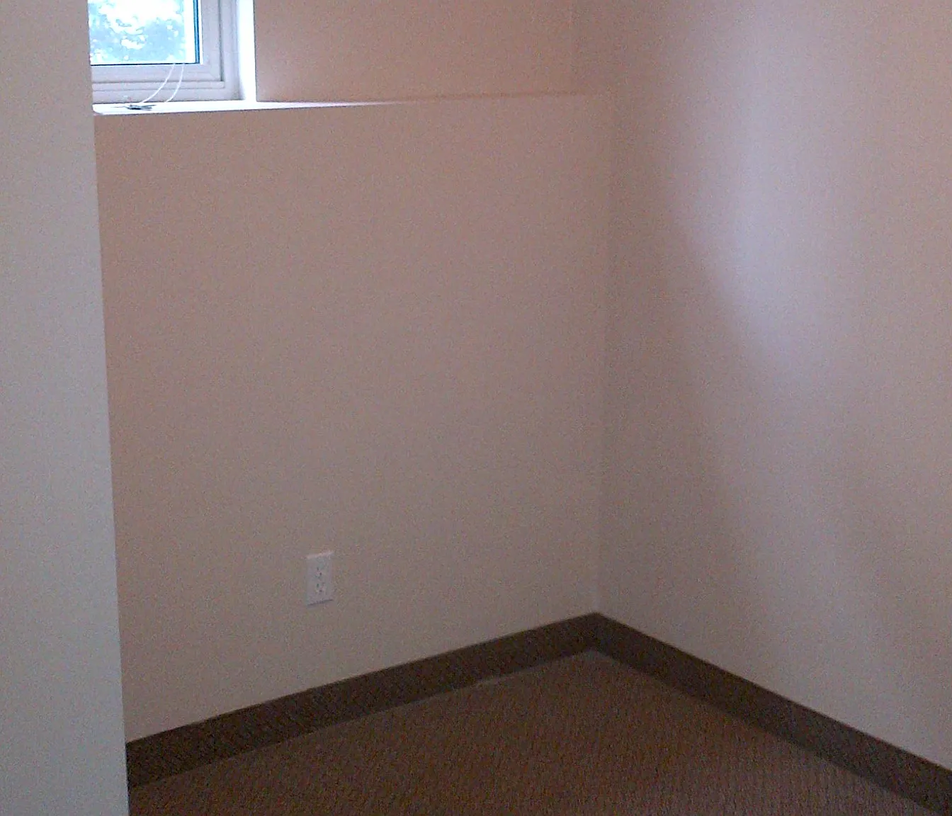 14 Columbia Street West Waterloo — Photo 4