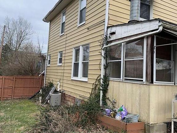 4th image of 3529 Park Dr