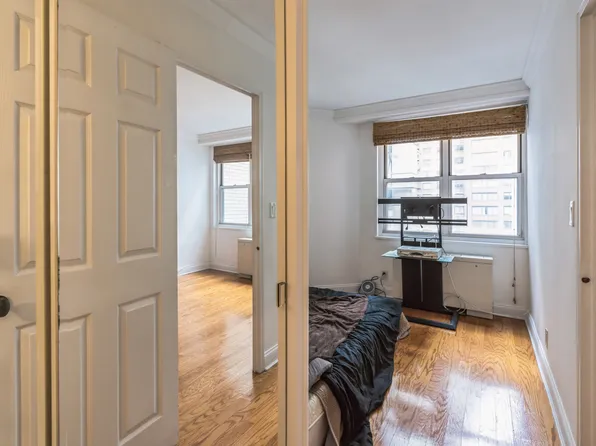 520 East 72nd Street image 7 of 12