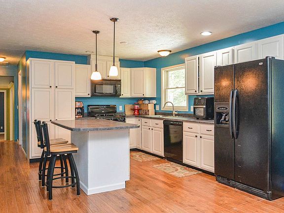 Kitchen - Main Level