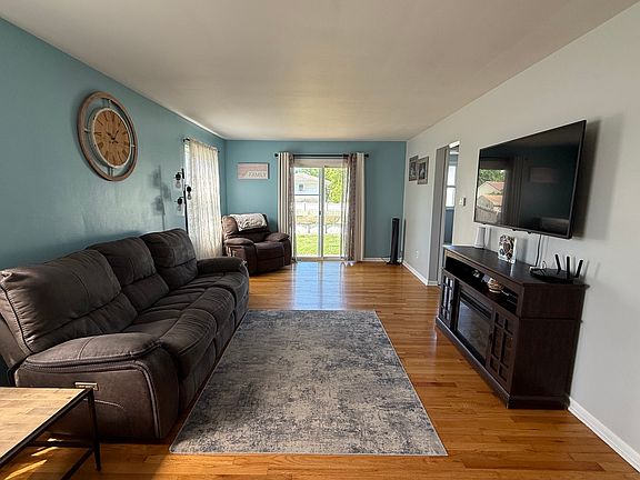3rd image of 5358 Gardner Dr
