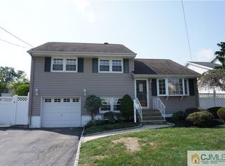 101 Elmont Pl, Colonia, NJ 07067