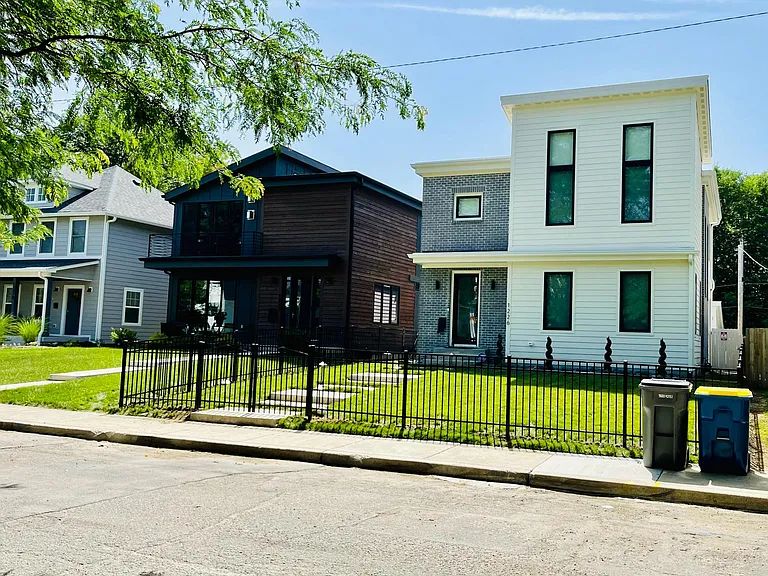 1226 N Beville Ave — Photo 1