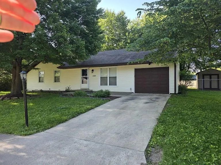 1505 Elizabeth Dr — Photo 1