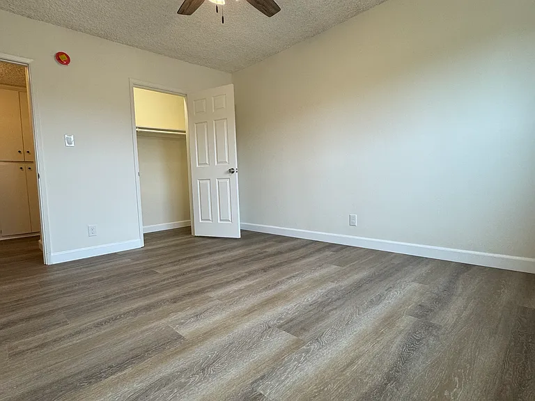 5638 Whitsett Ave #12A — Photo 8