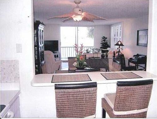 3rd image of 7665 Sun Island Dr S APT 207