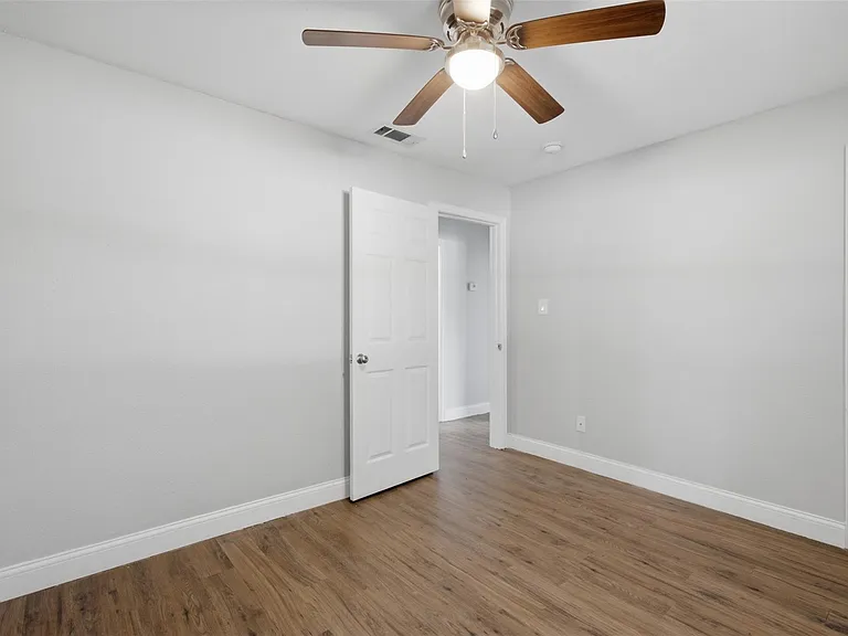 313 N Church St — Photo 20