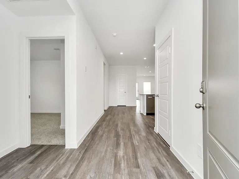 8519 Swenson Ln — Photo 6