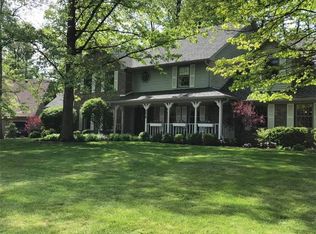 3810 S Village Dr, New Palestine, IN