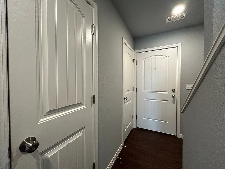 624 N 6th St #2 — Photo 10