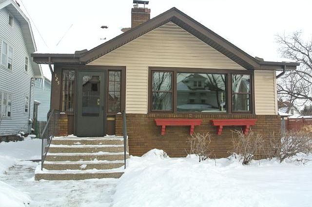 1st image of 125 6th Ave S