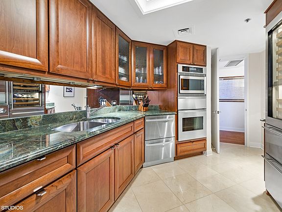 3rd image of 950 N Michigan Ave APT 3401