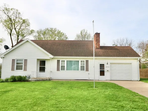 2268 Marion St, Dubuque, IA 52003