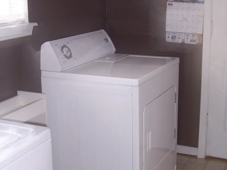 OLDER PHOTO - UPDATED PAINT/FLOORING - Laundry room
WASHER AND DRYER NOT INCLUDED