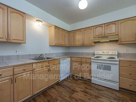 5th image of 2330 Wedgewood Ave #3A