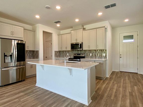 3rd image of 2668 Spider Lily Ct