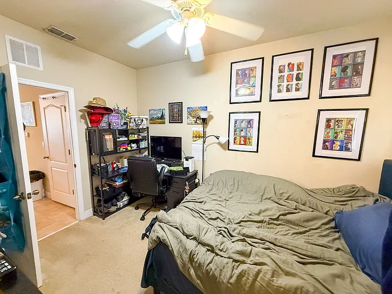 2946 SW 35th Pl #41 — Photo 7