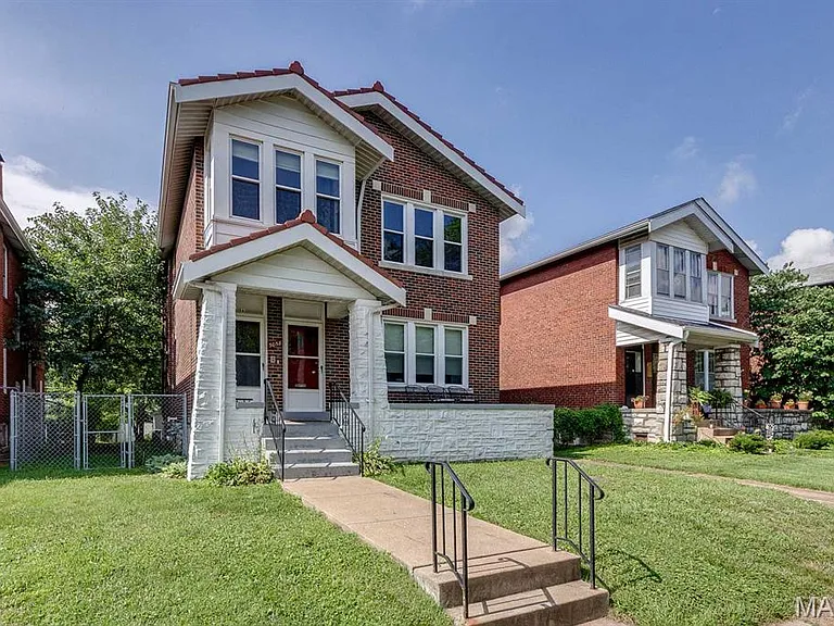 5058 Winona Ave — Photo 2