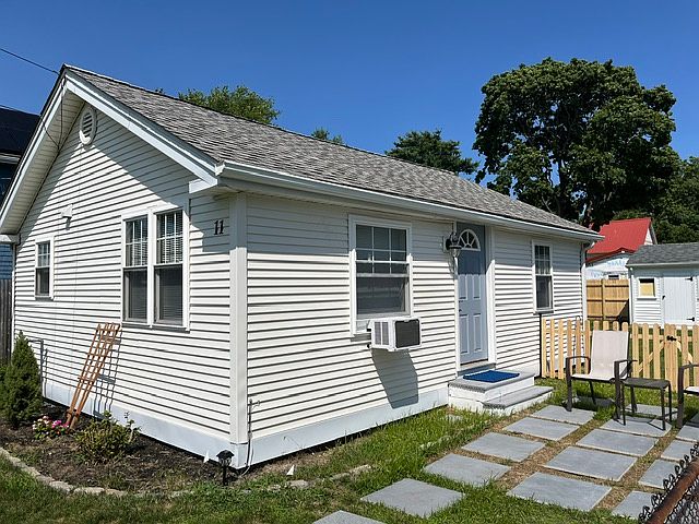 1st image of 11 Leslie Ave