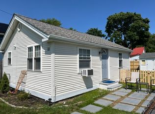 11 Leslie Ave, Barrington, RI 02806