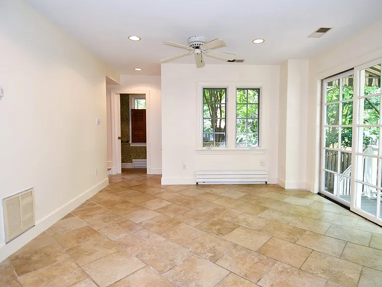 2608 Fordham Rd — Photo 16