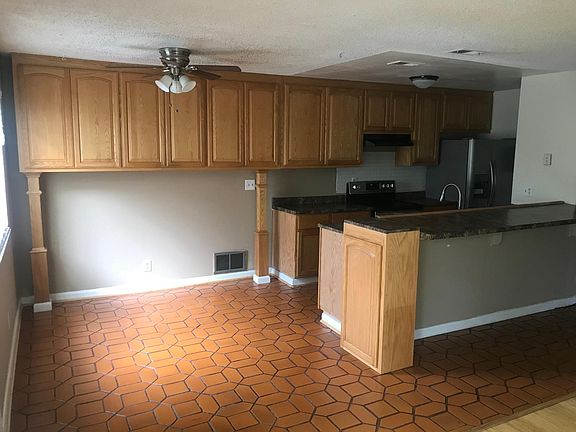 4th image of 2315 Saidel Dr Unit 2