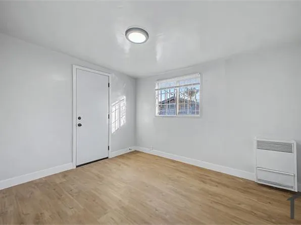 122 W 85th St, Los Angeles, CA 90003