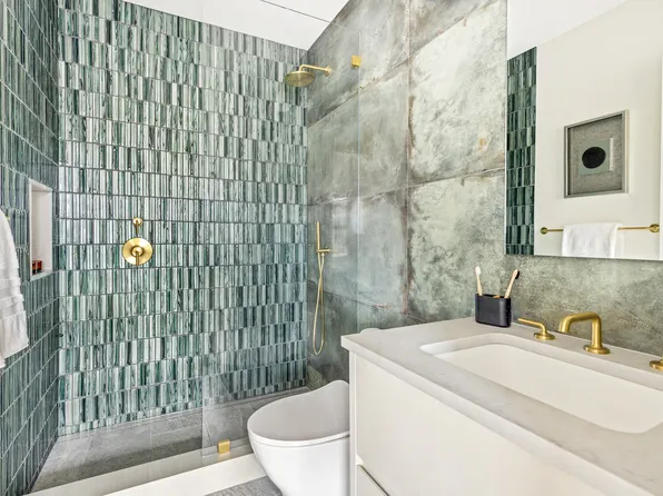 409 Sackett Street image 19 of 25