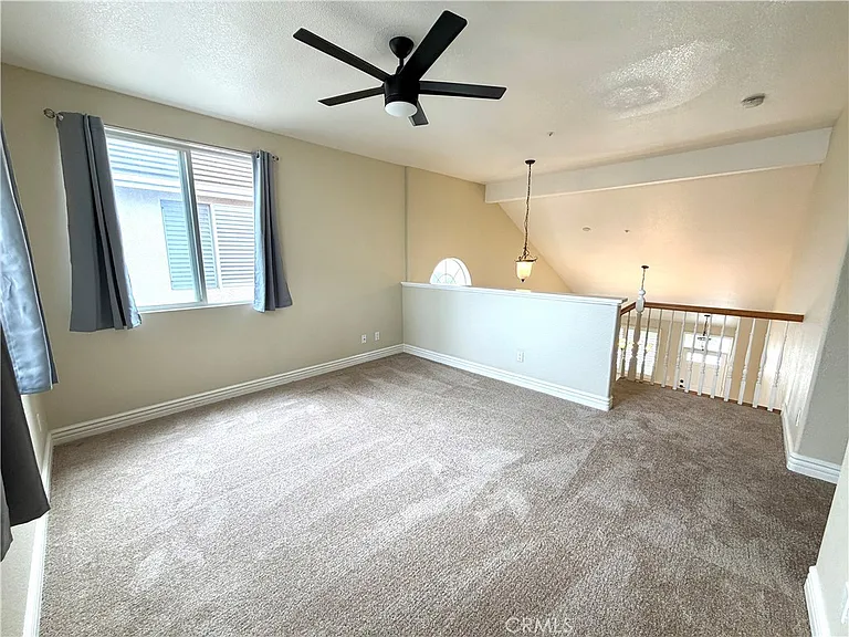 281 Mesa Dr — Photo 14