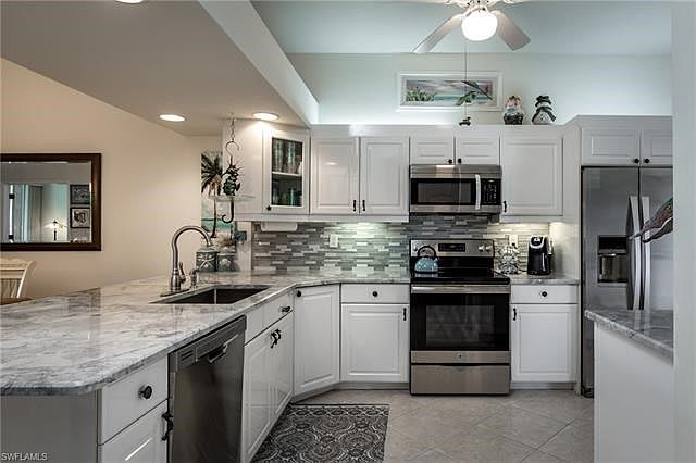 Beautiful quartz counter tops and glass back splash