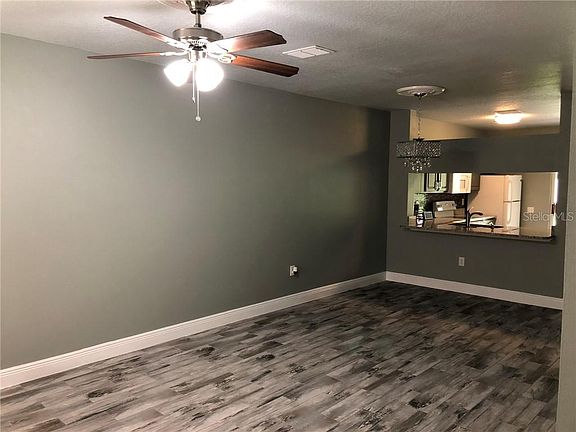 4th image of 30235 Lacledes Ln