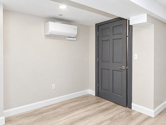 4th image of 150 Middlesex St #2