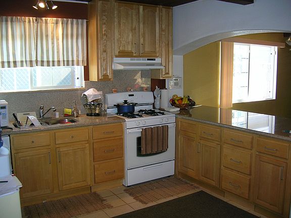 4th image of 4012 Jenkins Way