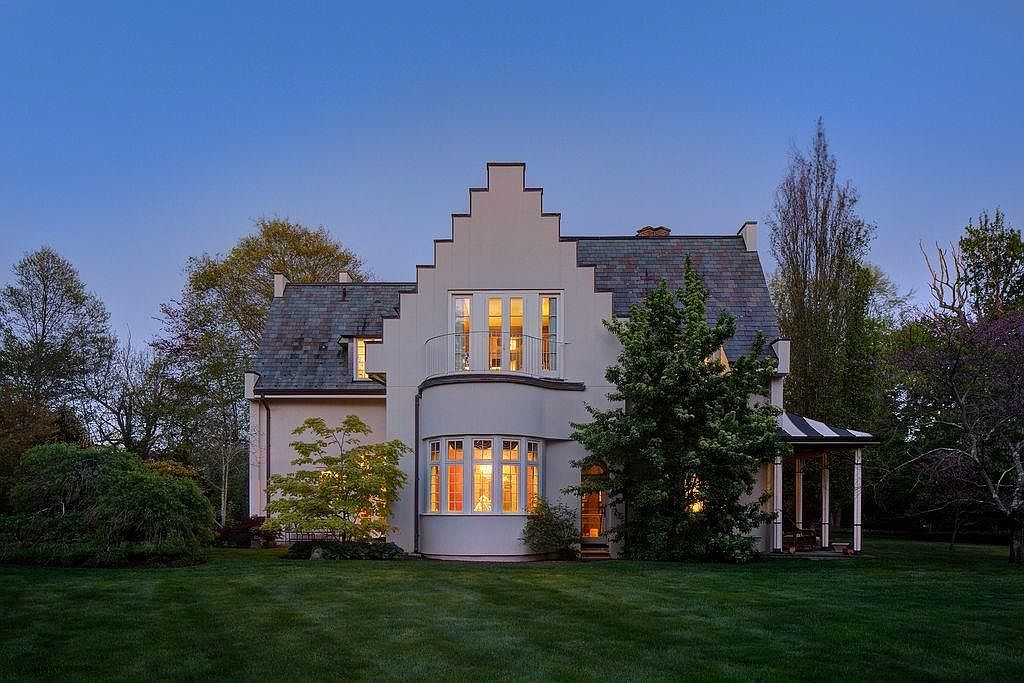14 Leroy Ave, Newport, RI 02840 | Zillow