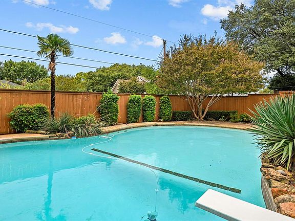 3rd image of 2511 Little Creek Dr