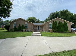 2413 High Pine Dr, Louisville, KY 40214