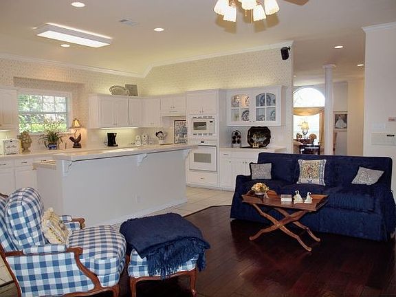 5th image of 10530 Grand Oak Cir