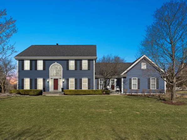 36707 N Old Woods Trl, Gurnee, IL 60031